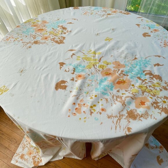 Vintage 70s flat sheet, peach, blue, yellow floral pastel full/double size bed - Picture 2 of 8